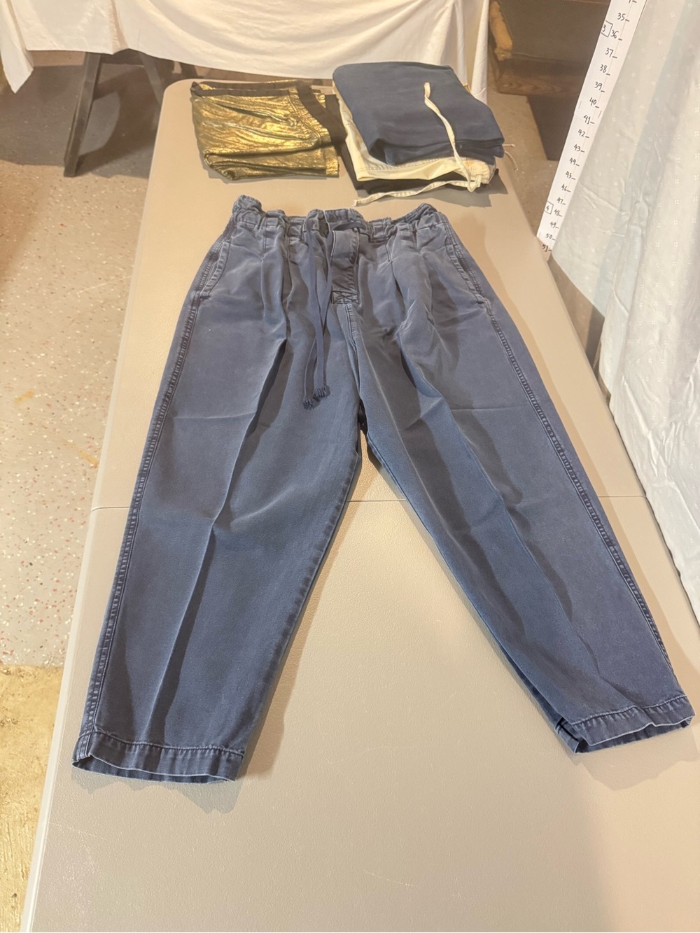 Casual Drawstring Tapered Pants in Navy Blue